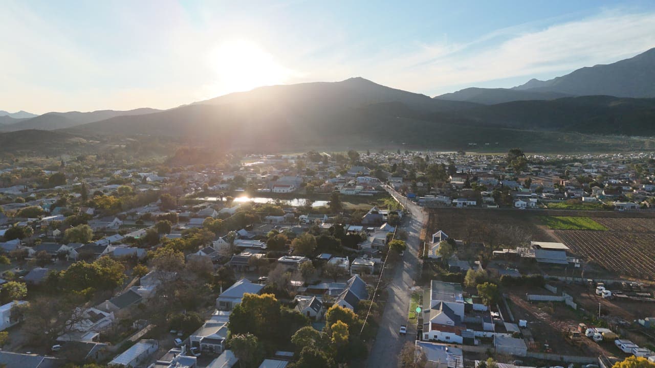 Robertson spread out beneath the mountain range