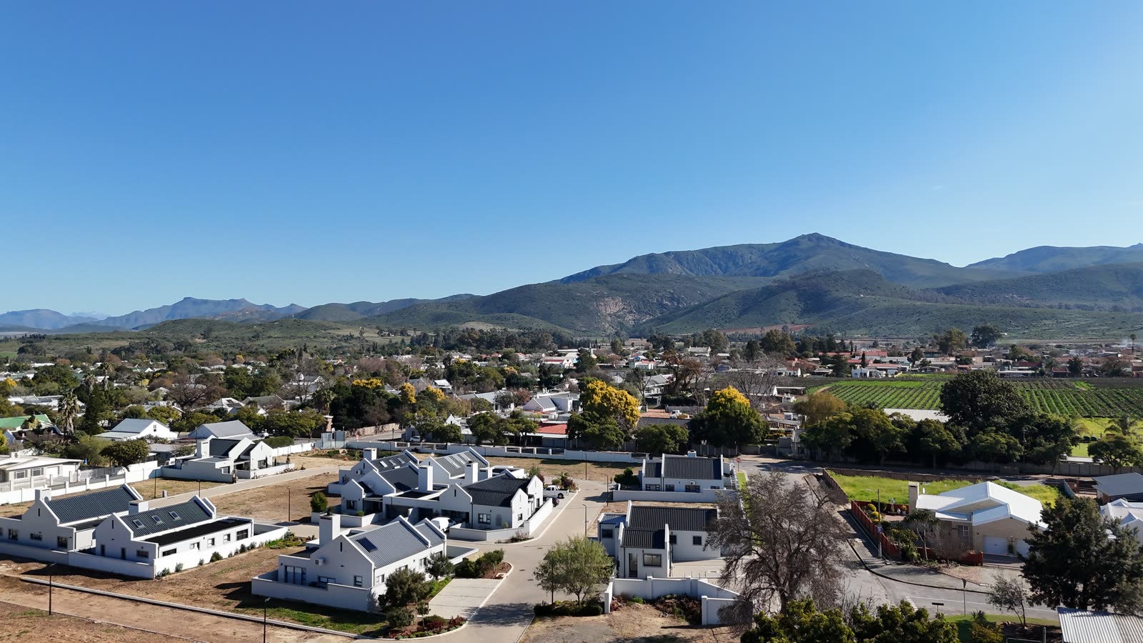 The village, Robertson and the mountains beyond